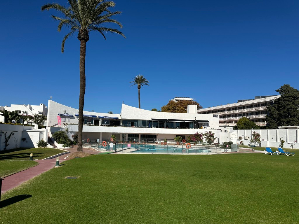 f3e83f73f8f0e82733b80e4d71d34877 - 23