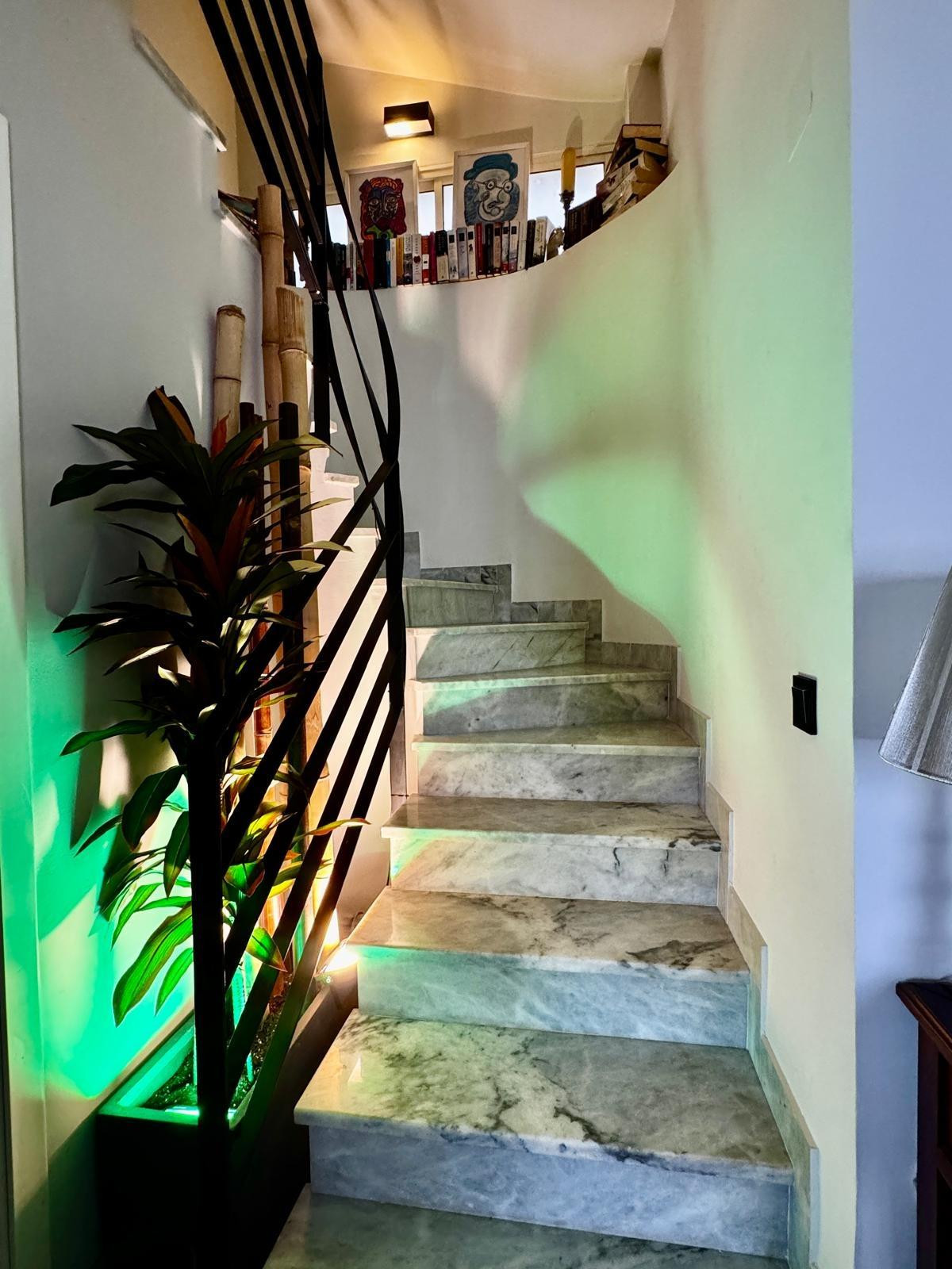 f4fe69b6ca3edcd3ddd6e20546a8bebf - 16