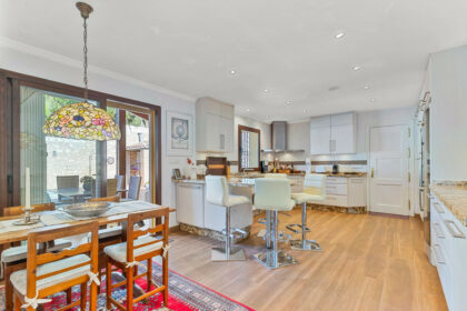 f5a8dc9844e429fc9c804a58b9964a8c - 11