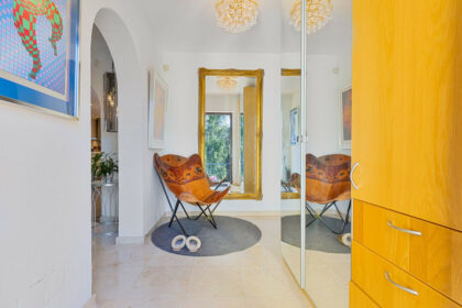 f5a8dc9844e429fc9c804a58b9964a8c - 25