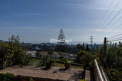 f6097935ac9431f51c3df5142efcdcf1 - 47