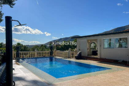 f6a10d5ddb273f9f87a84bcb24f4f31c - 30