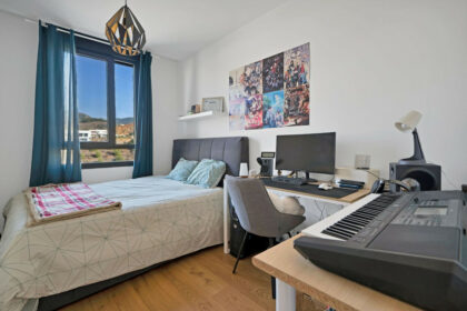 f74eb353e41b4be138c7a9b7500ad802 - 32