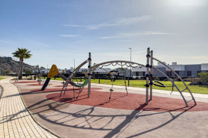 f74eb353e41b4be138c7a9b7500ad802 - 52