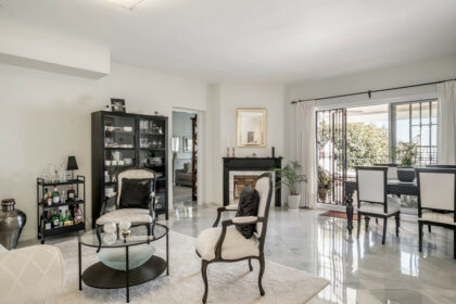 f80d28ef9315224a968e2a2462189f1b - 12