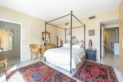 f80d28ef9315224a968e2a2462189f1b - 18