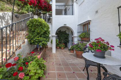 f80d28ef9315224a968e2a2462189f1b - 30