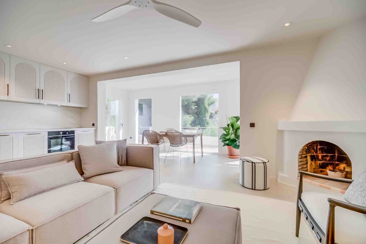 f900814618203668e082923d6d6989b1 - 24