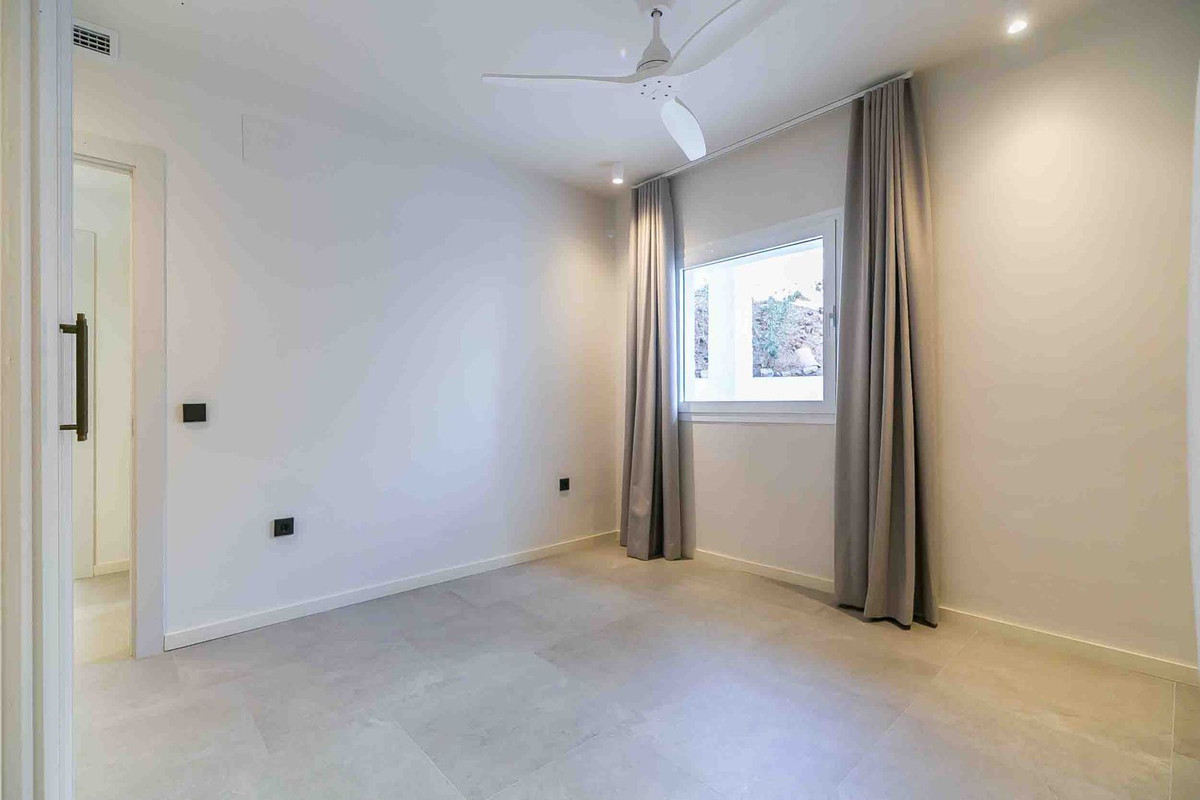 f900814618203668e082923d6d6989b1 - 26