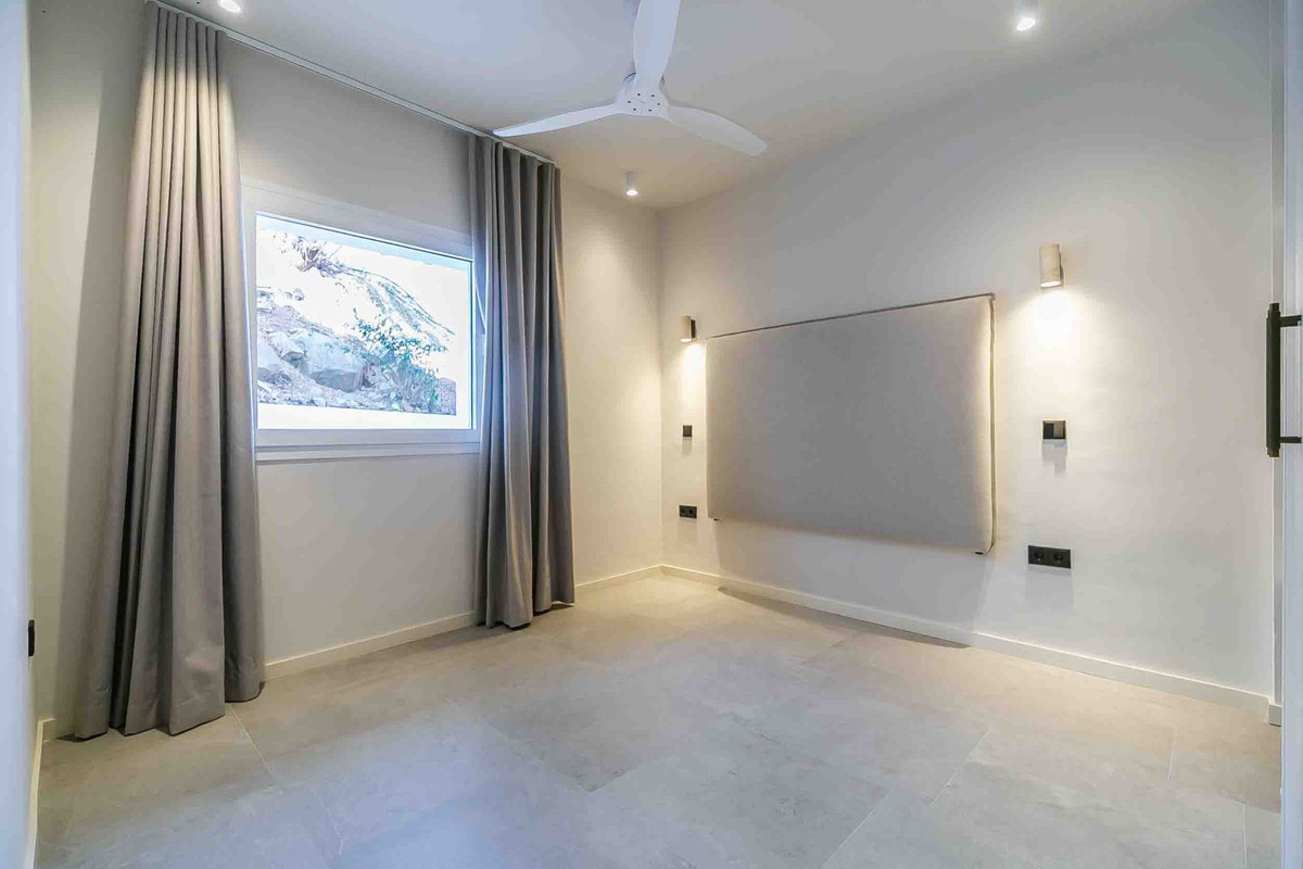 f900814618203668e082923d6d6989b1 - 28