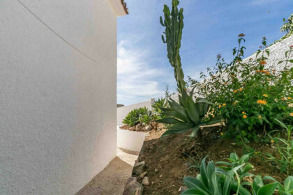 f900814618203668e082923d6d6989b1 - 42