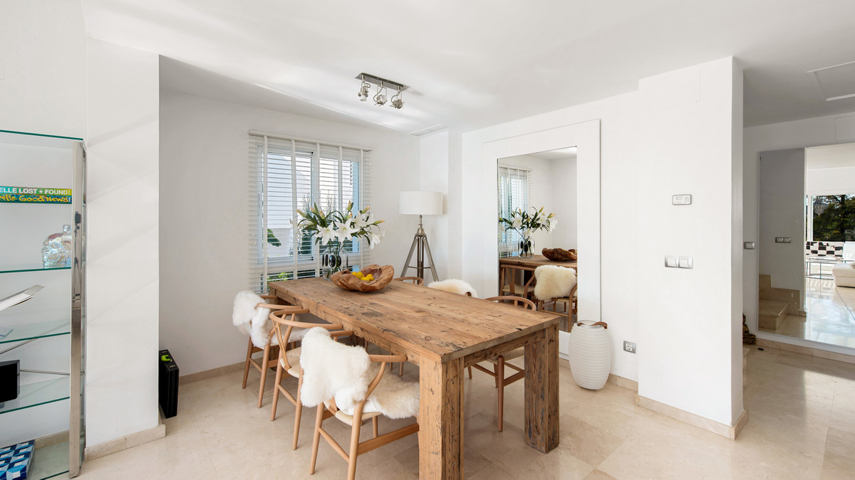 f9ba167aff3d161f2646a22bc7369105 - 12