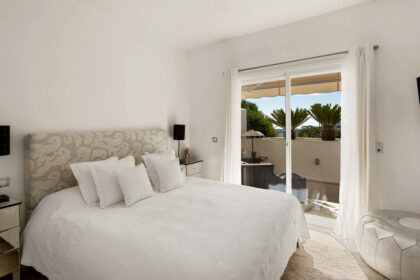 f9ba167aff3d161f2646a22bc7369105 - 18