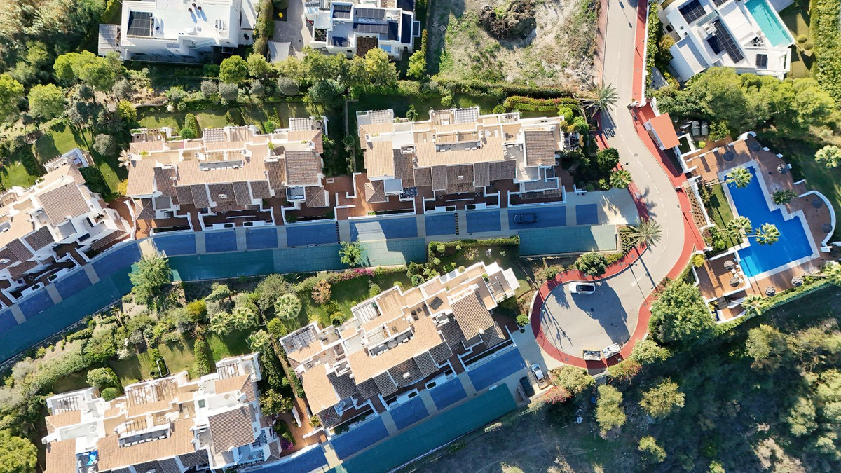 f9ba167aff3d161f2646a22bc7369105 - 33