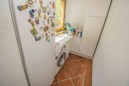 f9d0577a10e4412573d01597d6a20930 - 28