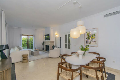 f9d0577a10e4412573d01597d6a20930 - 3