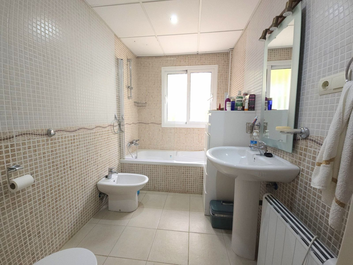 faedd72f035b8d90f5f6c512d56d6f61 - 25