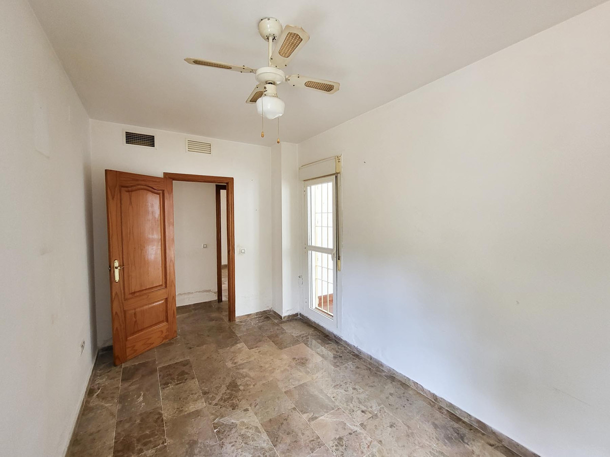 fc0fd4ec1a00448415c3d99f3b492045 - 11