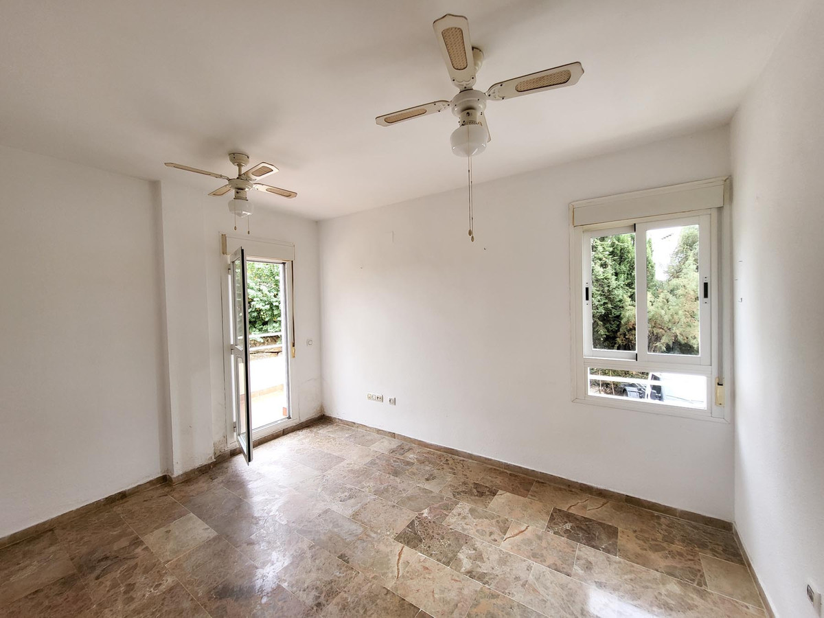 fc0fd4ec1a00448415c3d99f3b492045 - 13