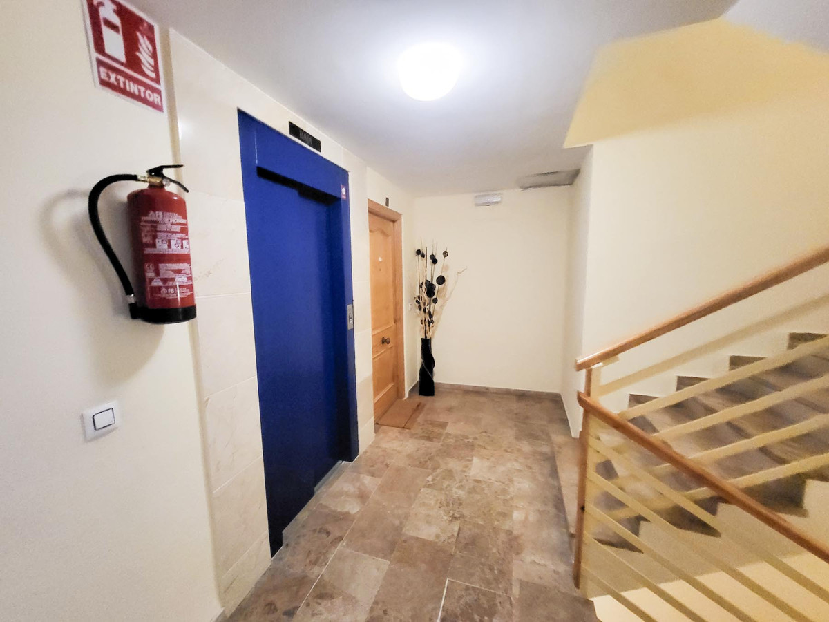 fc0fd4ec1a00448415c3d99f3b492045 - 16