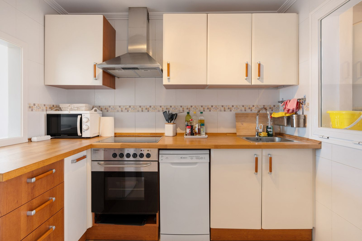 fc71a6623ee6908cf6b84ff4fe756209 - 11