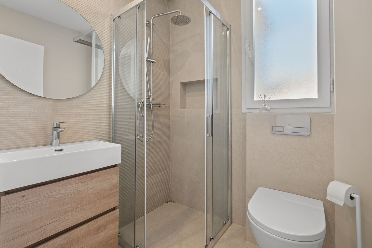 fdc404932b17f9e18d4d2988e5197d5e - 17