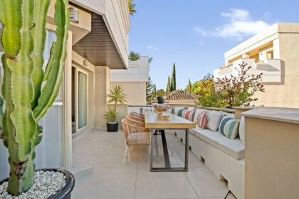 fdc404932b17f9e18d4d2988e5197d5e - 19