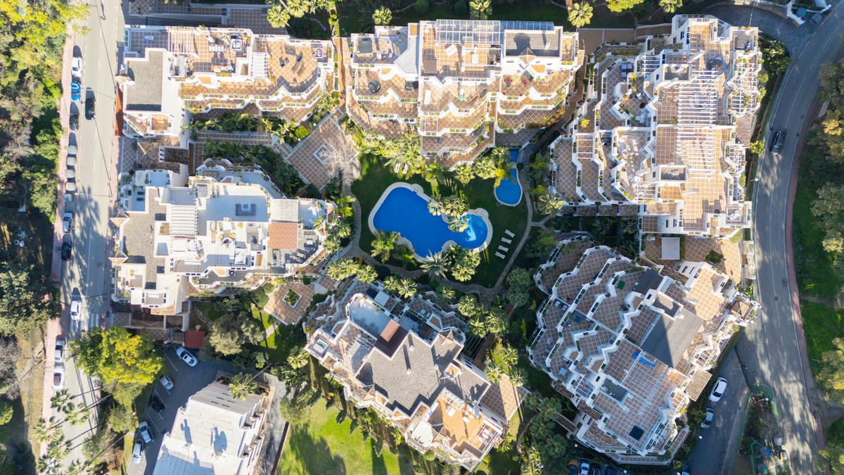 fdc404932b17f9e18d4d2988e5197d5e - 27