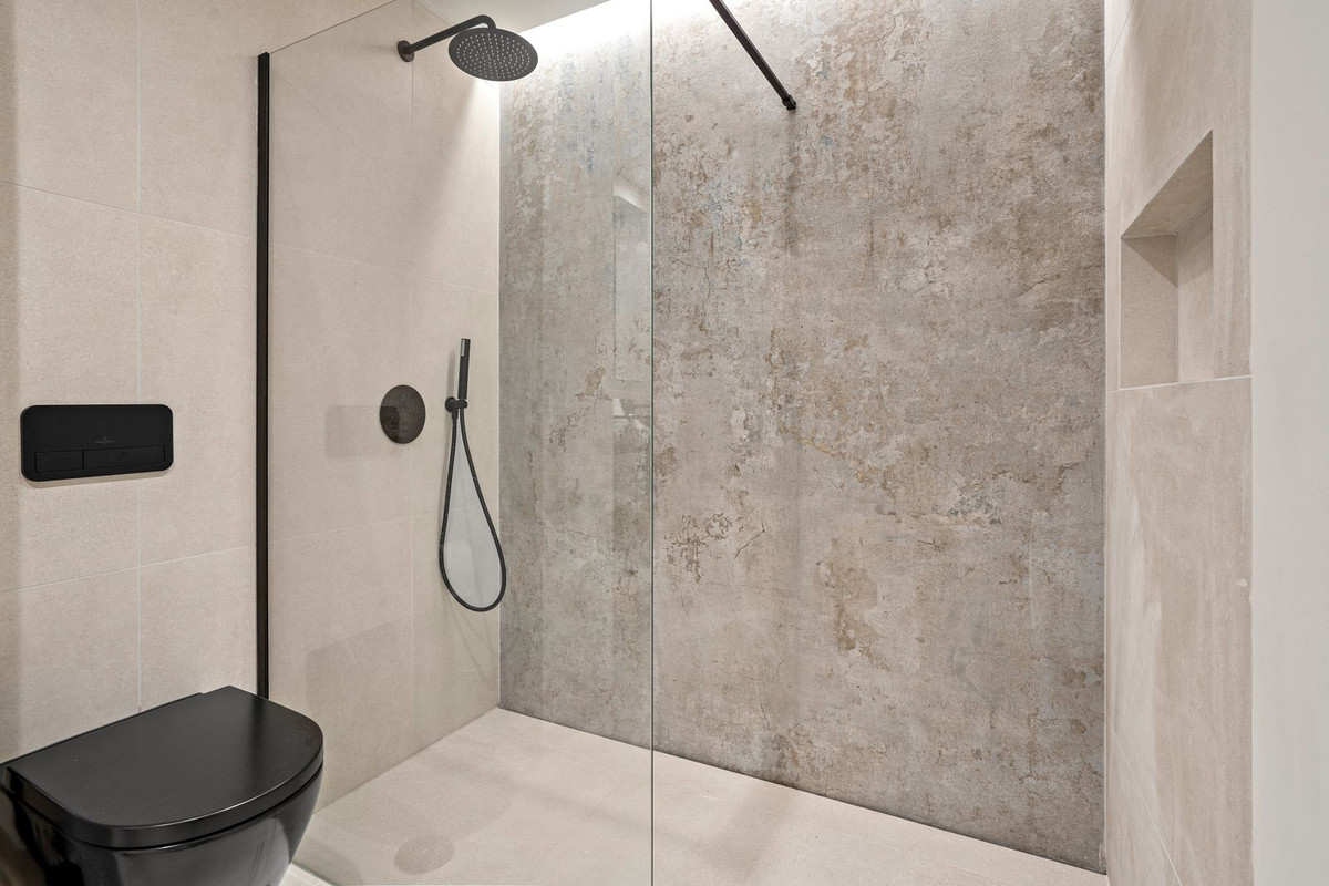 fdc404932b17f9e18d4d2988e5197d5e - 9