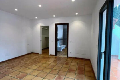 fdfcca9f680f0545c08eab68f66259c6 - 12