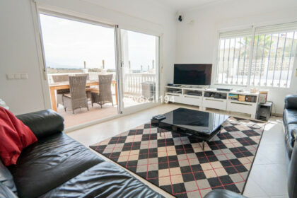 ff2c313a99d16ee521f07d98a761d322 - 18