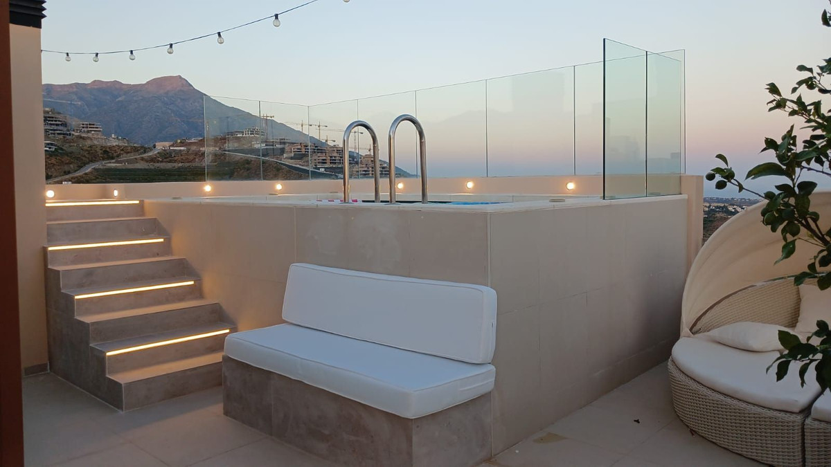 00dc26c3ab0e7b4160b06972fb3c26fa - 1