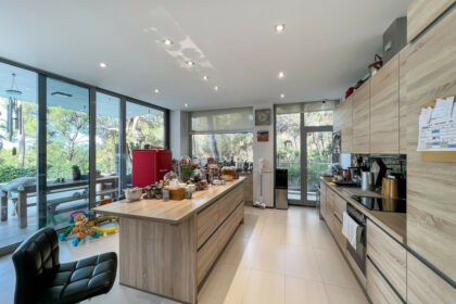 03e3d68932df814bea03782a43bd5826 - 20