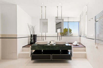 03e3d68932df814bea03782a43bd5826 - 26