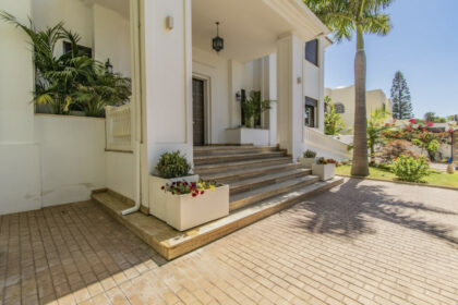 06a9dd8ad80d5a382e3ded05b275b349 - 19