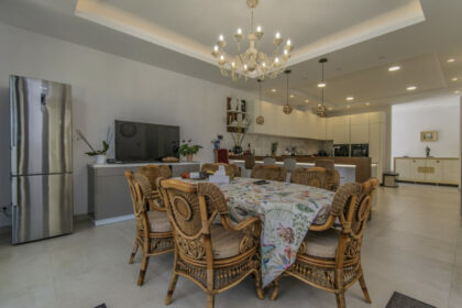 06a9dd8ad80d5a382e3ded05b275b349 - 21