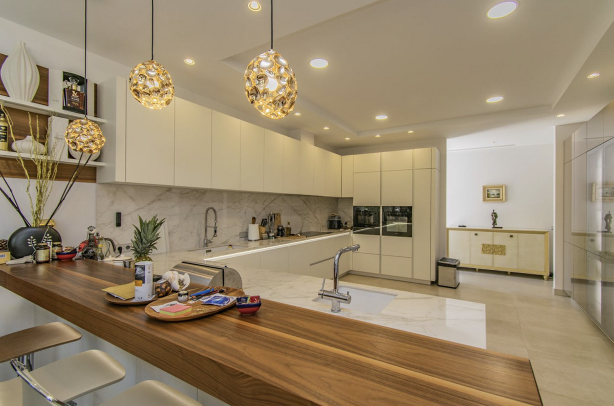 06a9dd8ad80d5a382e3ded05b275b349 - 23