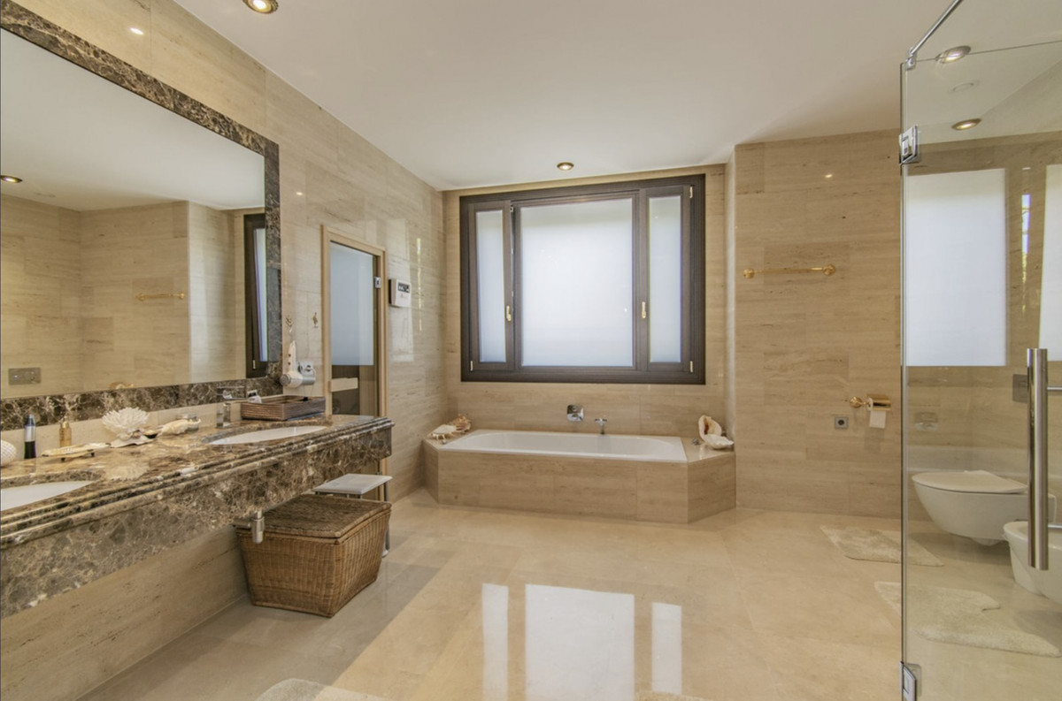 06a9dd8ad80d5a382e3ded05b275b349 - 33