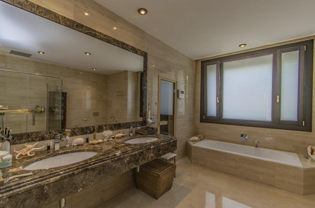 06a9dd8ad80d5a382e3ded05b275b349 - 34