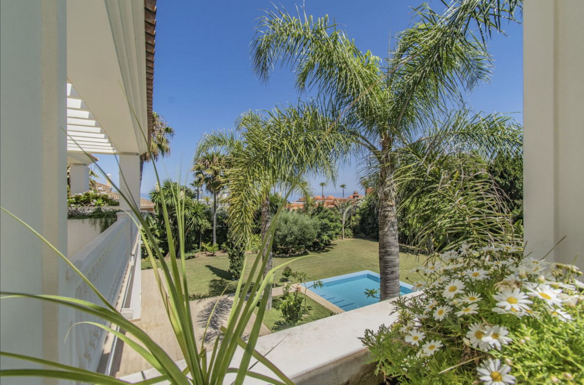 06a9dd8ad80d5a382e3ded05b275b349 - 39