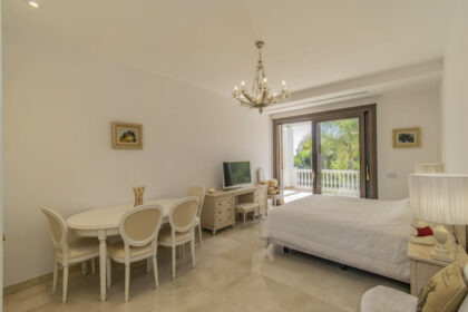 06a9dd8ad80d5a382e3ded05b275b349 - 41