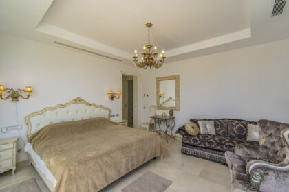 06a9dd8ad80d5a382e3ded05b275b349 - 50