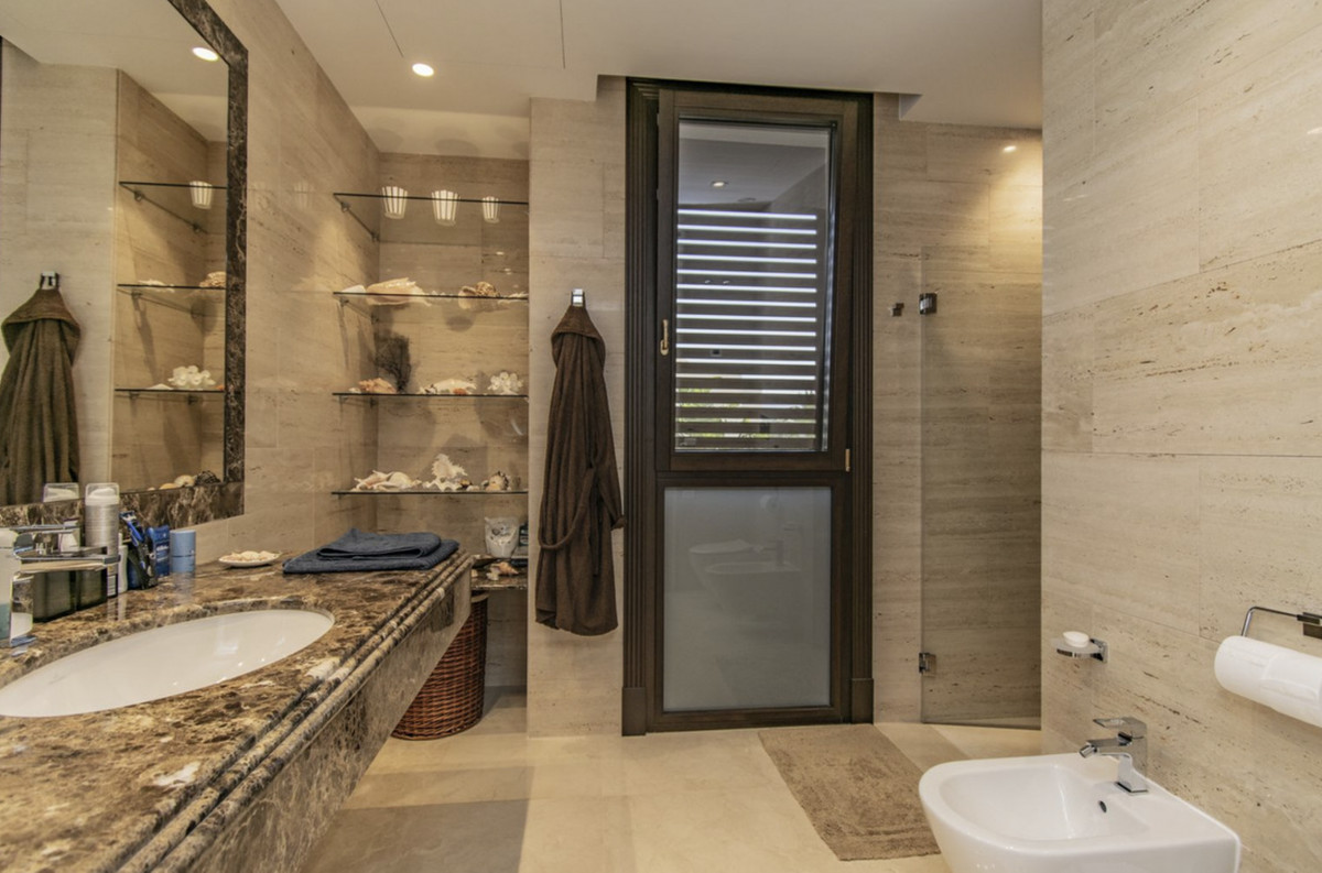 06a9dd8ad80d5a382e3ded05b275b349 - 51