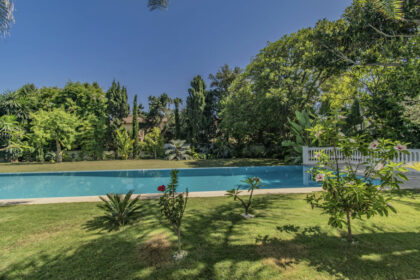 06a9dd8ad80d5a382e3ded05b275b349 - 54