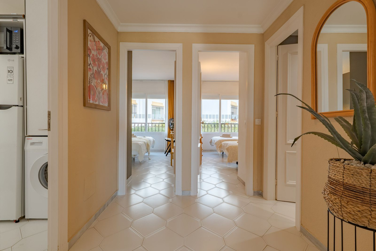 06b860de238aa46a828cee006a931295 - 35