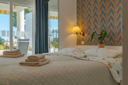 06b860de238aa46a828cee006a931295 - 44