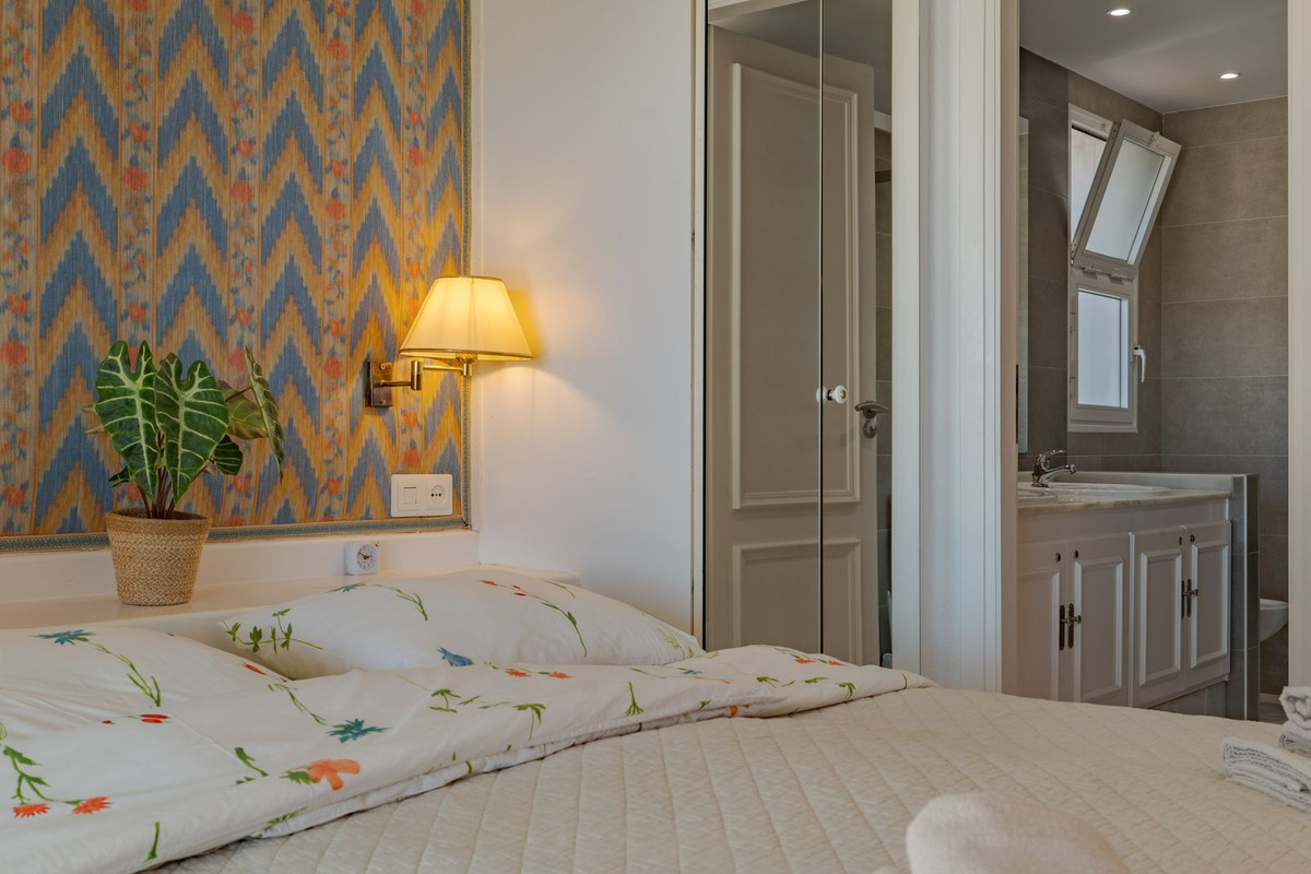 06b860de238aa46a828cee006a931295 - 47