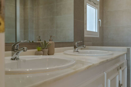 06b860de238aa46a828cee006a931295 - 50