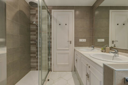 06b860de238aa46a828cee006a931295 - 51