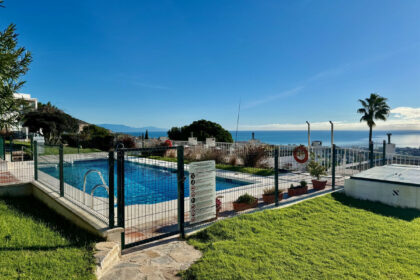 0732d18d039e08502c0ab38c49f28c9b - 1